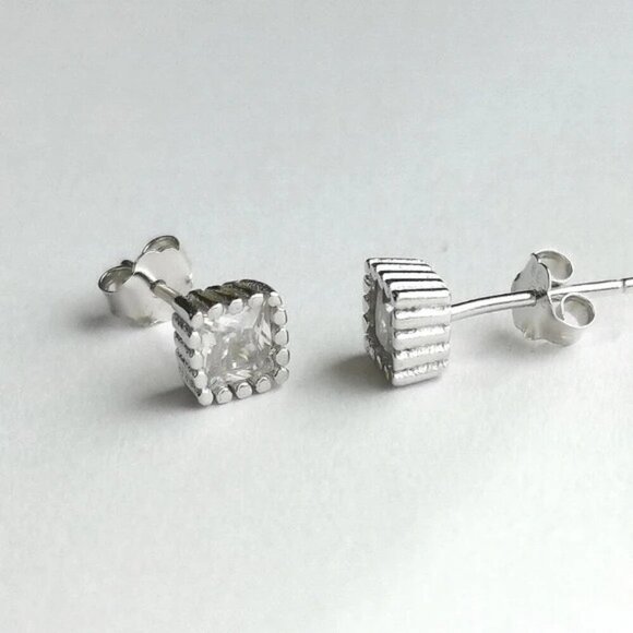 Sterling Silver square CZ stud earrings 🆕 - Picture 2 of 5